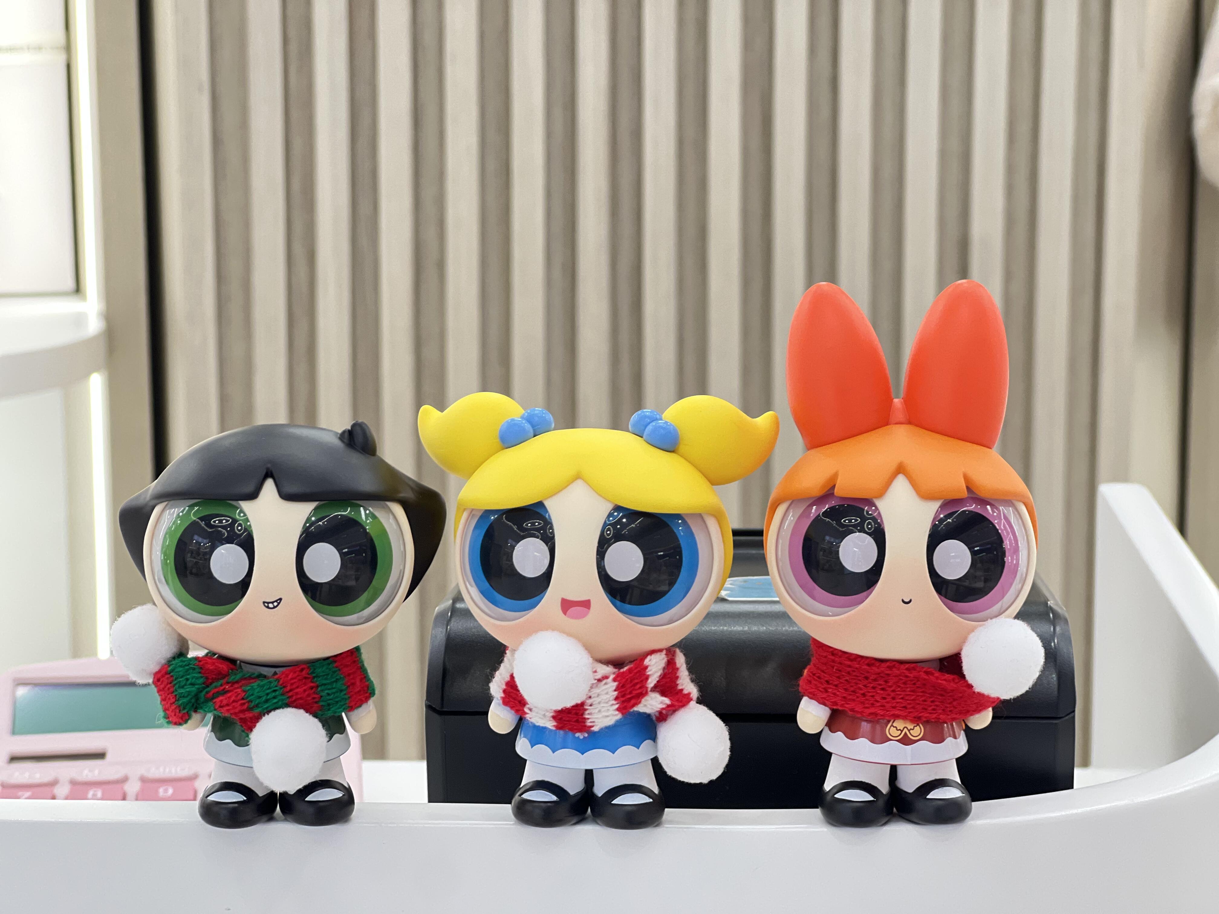 POWERPUFF GIRLS Wonderful Winter Night Series Figure Hanger Card Pack