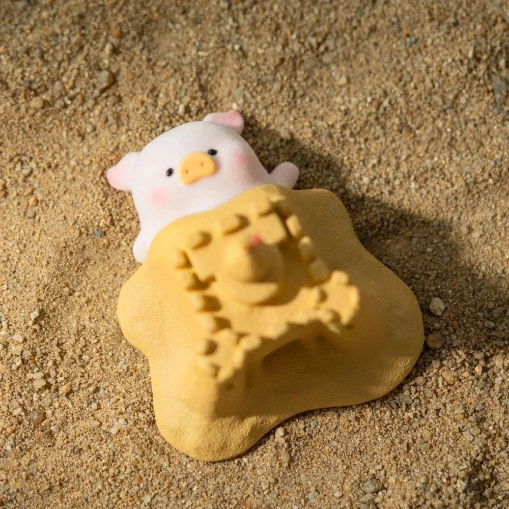 Lulu The Piggy - Beach Party! Series Blind Box Figure