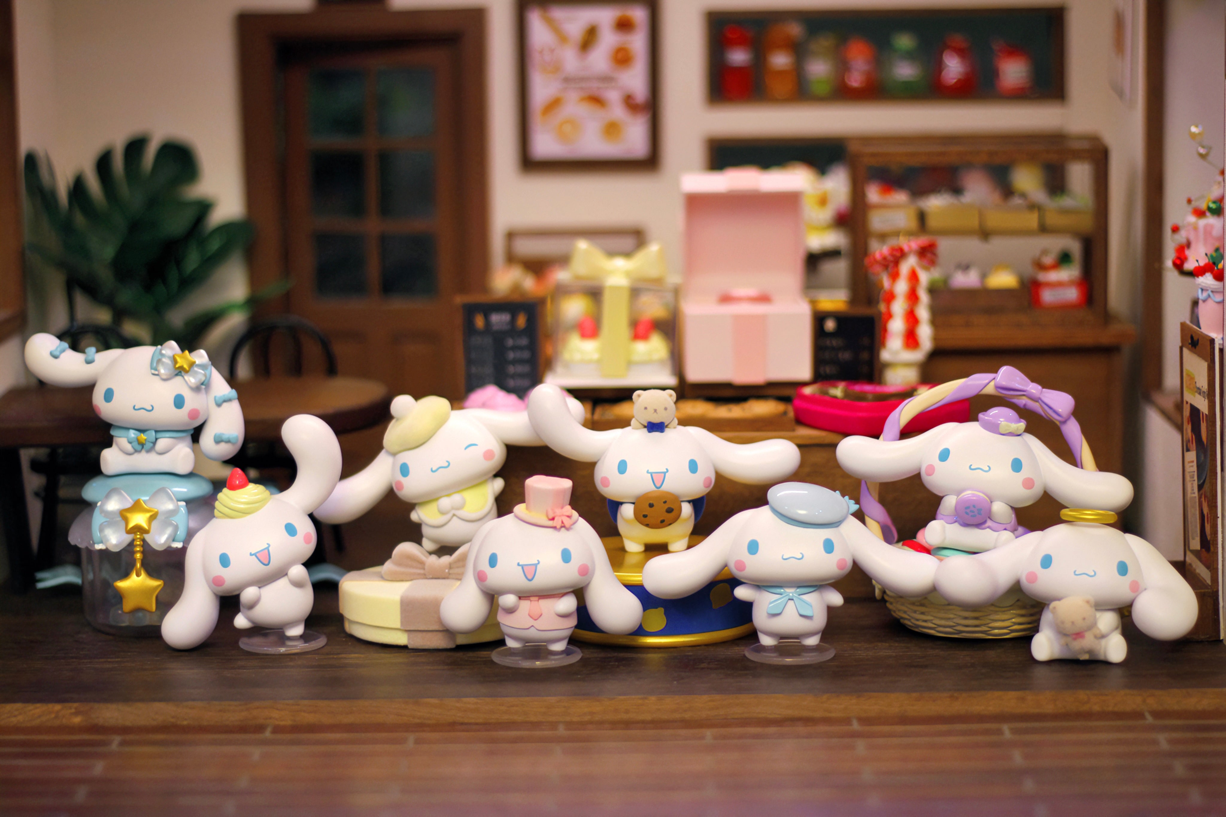 CINNAMOROLL "Sweet Gift" Series Blind Box Figure